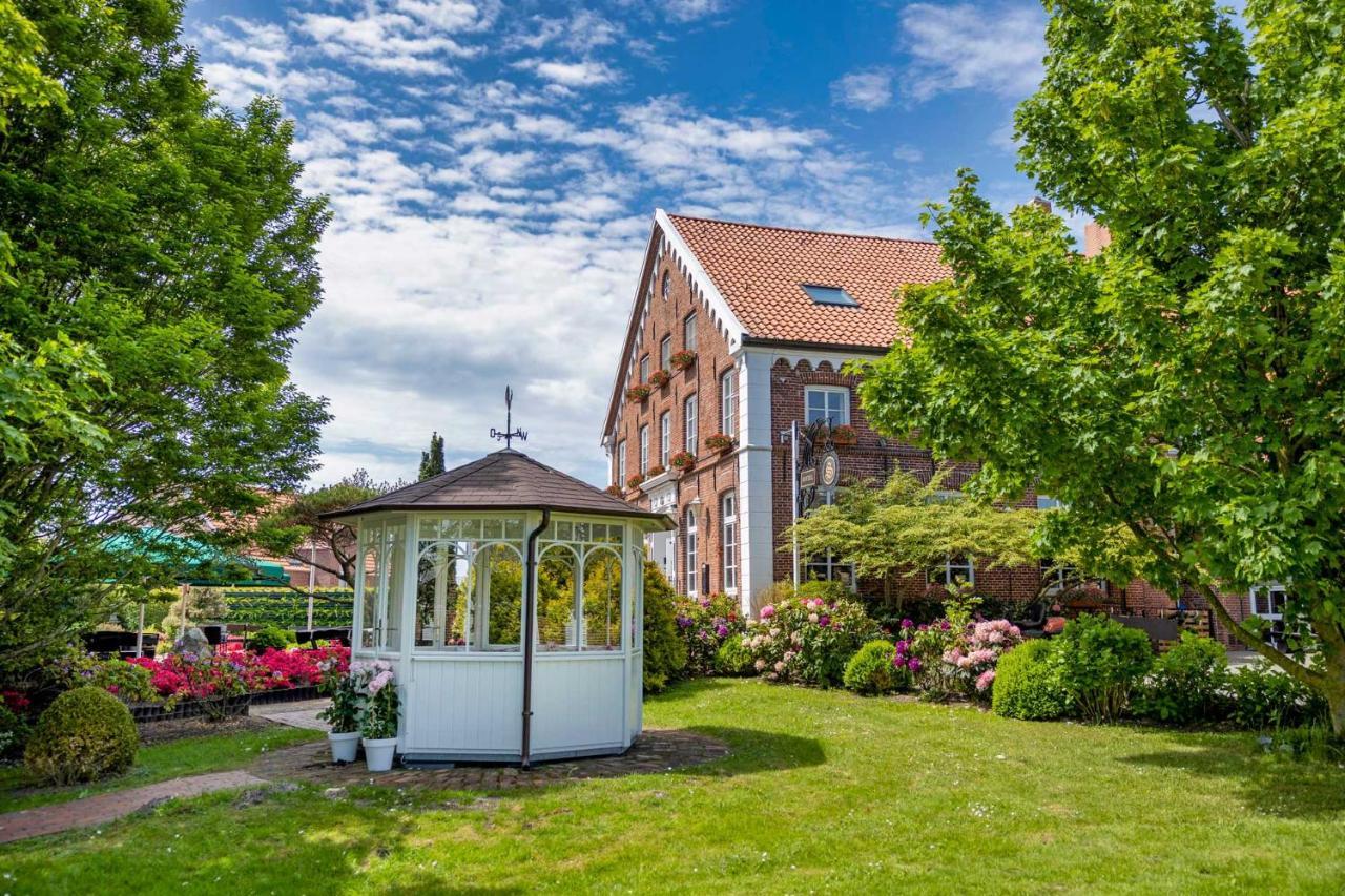 Hotel Landhaus Steinfeld Greetsiel Exterior photo